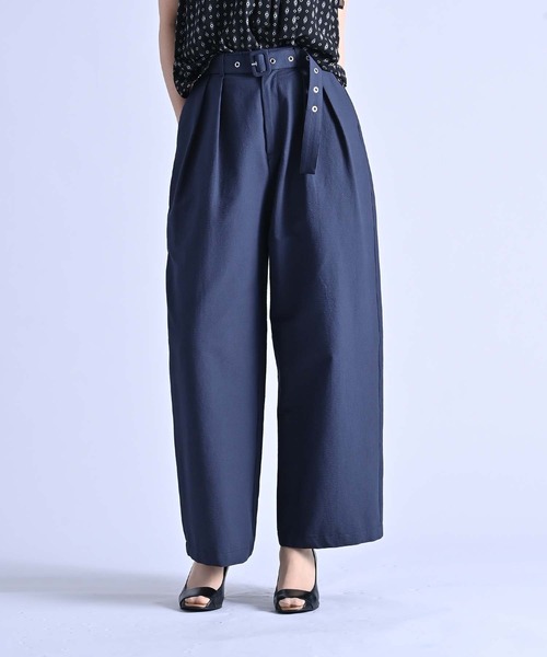 RAW FUDGE（ローファッジ）の「ベルト付２タックパンツ（その他パンツ・レディース・スミクロ/サックスブルー/オフホワイト・M）」の3枚目の写真