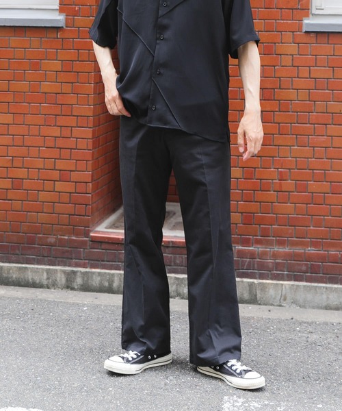 ITEMS URBANRESEARCH(アイテムズ アーバンリサーチ)の「センタープレスフレアードトラウザー(その他パンツ・メンズ・グレー/ブラック/ネイビー・MEDIUM/LARGE)」の2枚目の写真