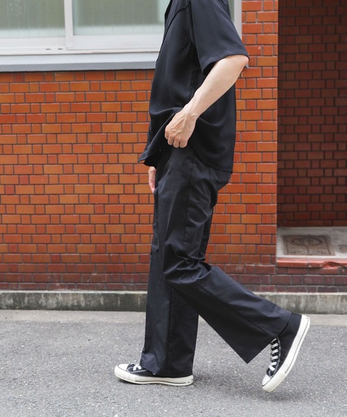 ITEMS URBANRESEARCH(アイテムズ アーバンリサーチ)の「センタープレスフレアードトラウザー(その他パンツ・メンズ・グレー/ブラック/ネイビー・MEDIUM/LARGE)」の7枚目の写真