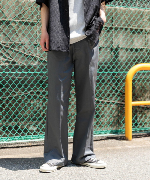 ITEMS URBANRESEARCH(アイテムズ アーバンリサーチ)の「センタープレスフレアードトラウザー(その他パンツ・メンズ・グレー/ブラック/ネイビー・MEDIUM/LARGE)」の11枚目の写真