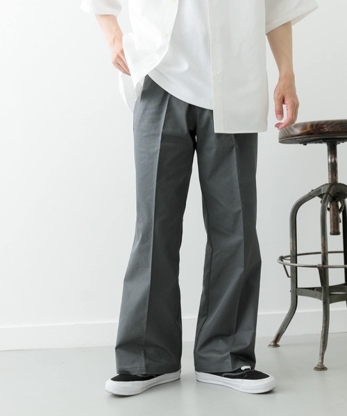 ITEMS URBANRESEARCH(アイテムズ アーバンリサーチ)の「センタープレスフレアードトラウザー(その他パンツ・メンズ・グレー/ブラック/ネイビー・MEDIUM/LARGE)」の16枚目の写真