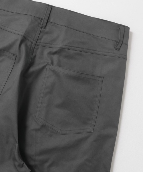 ITEMS URBANRESEARCH(アイテムズ アーバンリサーチ)の「センタープレスフレアードトラウザー(その他パンツ・メンズ・グレー/ブラック/ネイビー・MEDIUM/LARGE)」の4枚目の写真