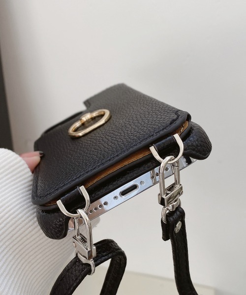 Fun & Daily（ファンアンドデイリー）の「Shoulder Leather iPhone Case 15 16 17 Plus Pro Promax アイフォンケース（スマホケース/カバー・レディース・ベージュ/パープル/ブラック・iPhone 16 Plus/iPhone 16 Pro/iPhone 16 Pro Max/iPhone 15 Plus/iPhone 15 Pro Max/iPhone 15 Pro/iPhone 16/iPhone 15/iPhone 17 Pro Max/iPhone 17 Pro/iPhone 17）」の5枚目の写真