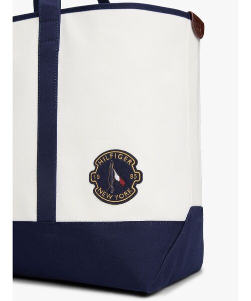 TOMMY HILFIGER(トミーヒルフィガー)の「サマートートバッグ(トートバッグ・メンズ・ベージュ/ネイビー・FREE)」の5枚目の写真
