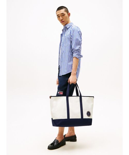 TOMMY HILFIGER(トミーヒルフィガー)の「サマートートバッグ(トートバッグ・メンズ・ベージュ/ネイビー・FREE)」の3枚目の写真
