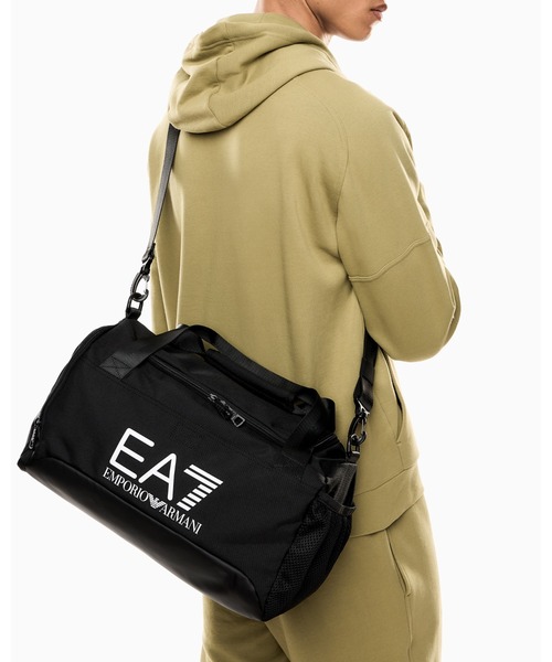 EMPORIO ARMANI EA7（エンポリオアルマーニイーエーセブン）の「【エンポリオ アルマーニ EA7】Train Core ジムバッグ オーバーサイズEA7ロゴ スモール（ドラムバッグ・メンズ・ブラック・FREE）」の2枚目の写真