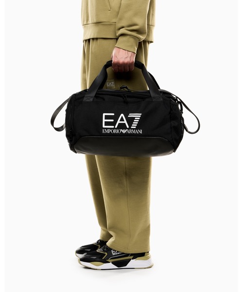 EMPORIO ARMANI EA7（エンポリオアルマーニイーエーセブン）の「【エンポリオ アルマーニ EA7】Train Core ジムバッグ オーバーサイズEA7ロゴ スモール（ドラムバッグ・メンズ・ブラック・FREE）」の3枚目の写真