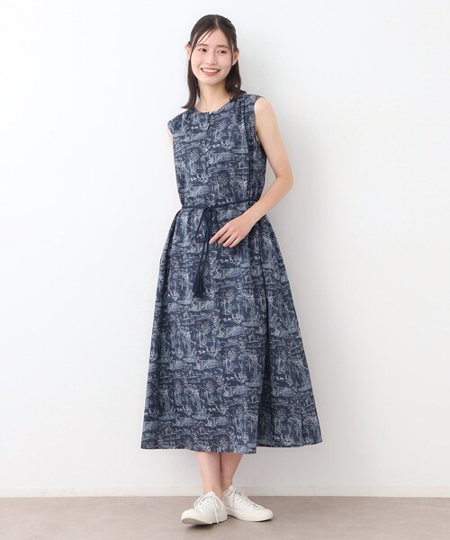 LAURA ASHLEY(ローラアシュレイ)の「【STORY掲載!/コットン100%/同柄アイテムあり】ブレイスミス トワル柄 ワンピース(ワンピース・レディース・ホワイト系3/ネイビー系・38/40)」の11枚目の写真