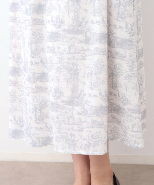 LAURA ASHLEY(ローラアシュレイ)の「【STORY掲載!/コットン100%/同柄アイテムあり】ブレイスミス トワル柄 ワンピース(ワンピース・レディース・ホワイト系3/ネイビー系・38/40)」の19枚目の写真