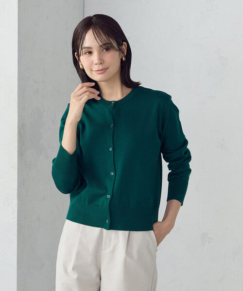 COMME CA ISM（コムサイズム）の「【マシンウォッシャブル】ベーシック クルーネックカーディガン（カーディガン/ボレロ・レディース・ブラック/ホワイト/グリーン/チャコール・MEDIUM/LARGE）」の4枚目の写真