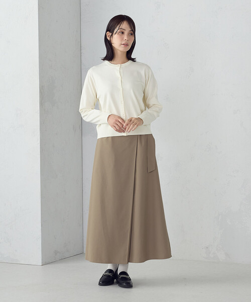 COMME CA ISM（コムサイズム）の「【マシンウォッシャブル】ベーシック クルーネックカーディガン（カーディガン/ボレロ・レディース・ブラック/ホワイト/グリーン/チャコール・MEDIUM/LARGE）」の5枚目の写真