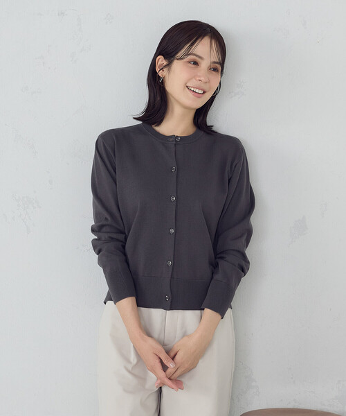 COMME CA ISM（コムサイズム）の「【マシンウォッシャブル】ベーシック クルーネックカーディガン（カーディガン/ボレロ・レディース・ブラック/ホワイト/グリーン/チャコール・MEDIUM/LARGE）」の12枚目の写真