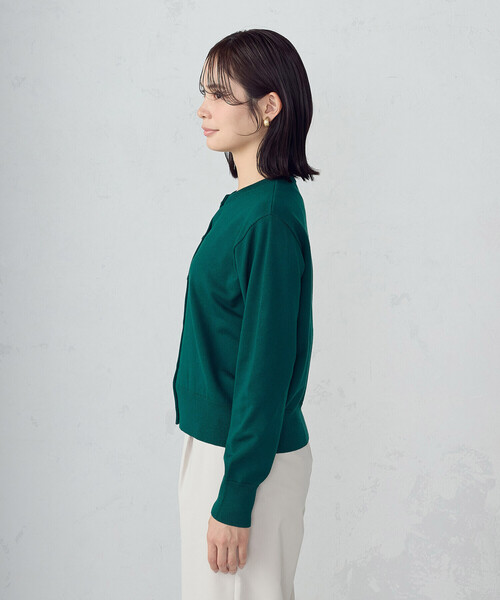 COMME CA ISM（コムサイズム）の「【マシンウォッシャブル】ベーシック クルーネックカーディガン（カーディガン/ボレロ・レディース・ブラック/ホワイト/グリーン/チャコール・MEDIUM/LARGE）」の21枚目の写真