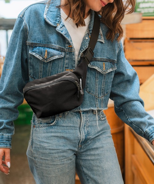 ChicoBag(チコバッグ)の「ChicoBag/チコバッグ Belt Bag rePETe + Refine(ボディバッグ/ウエストポーチ・レディース・ブラック/B/A・FREE)」の2枚目の写真