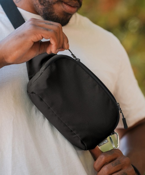 ChicoBag(チコバッグ)の「ChicoBag/チコバッグ Belt Bag rePETe + Refine(ボディバッグ/ウエストポーチ・レディース・ブラック/B/A・FREE)」の17枚目の写真