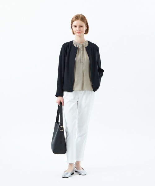 MACKINTOSH PHILOSOPHY（ﾏｯｷﾝﾄｯｼｭ ﾌｨﾛｿﾌｨｰ）の「バックサテンノーカラージップジャケット（ノーカラージャケット・レディース・ベージュ/ダークネイビー・34/38/36）」の3枚目の写真