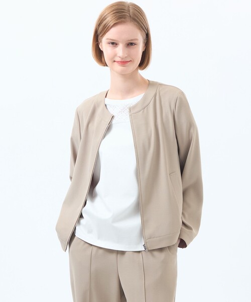 MACKINTOSH PHILOSOPHY（ﾏｯｷﾝﾄｯｼｭ ﾌｨﾛｿﾌｨｰ）の「バックサテンノーカラージップジャケット（ノーカラージャケット・レディース・ベージュ/ダークネイビー・34/38/36）」の12枚目の写真