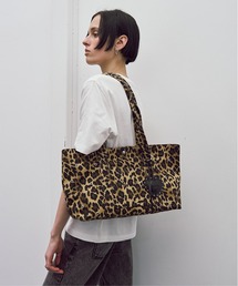 25SS新作人気ショルダーバッグ【RAIVE】Leo Shoulder BAG Brown RAIVE｜レイヴのショルダーバッグ（ブランドロゴ）通販 - ZOZOTOWN