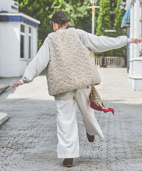 タグ付き新品未使用　niko and… アソートファーベスト　ベージュ niko and（ニコアンド）の「アソートファーベスト（ベスト）」 - WEAR