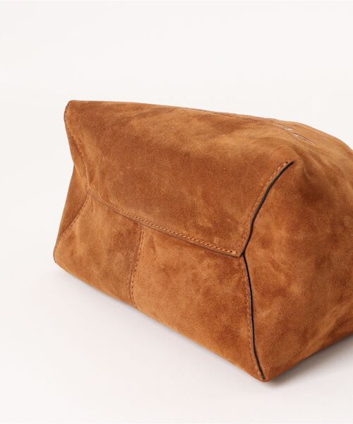 MARC JACOBS（マークジェイコブス）の「THE SUEDE MINI SACK BAG/ザ スエード サック バッグ ミニ（ショルダーバッグ・レディース・ブラウン系その他4・ONE SIZE）」の4枚目の写真