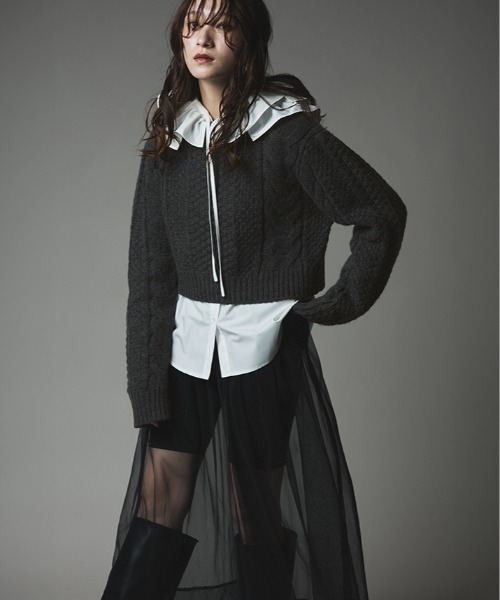 W:Huku(フーク)の「ウール ショート丈 ケーブル ニット セーター / Wool-Blend Short Length Cable Knit Sweater(ニット/セーター・レディース・ブラウン/アイボリー/チャコール・FREE)」の9枚目の写真