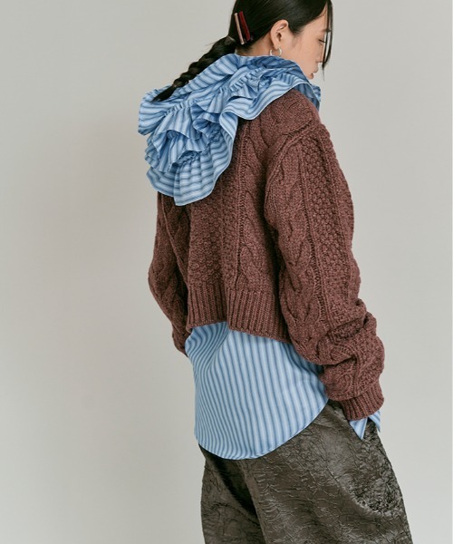 W:Huku(フーク)の「ウール ショート丈 ケーブル ニット セーター / Wool-Blend Short Length Cable Knit Sweater(ニット/セーター・レディース・ブラウン/アイボリー/チャコール・FREE)」の12枚目の写真
