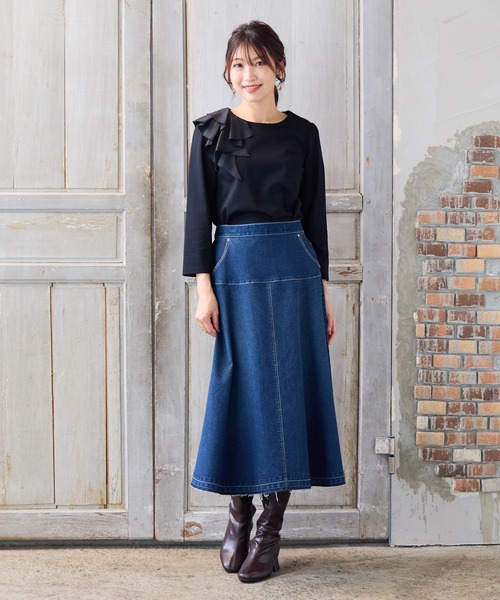 Rose Tiara(ローズティアラ)の「【UVカット】ショルダーフリルカットソー(Tシャツ/カットソー・レディース・ホワイト/オフホワイト/ブラック・38/42/46)」の9枚目の写真