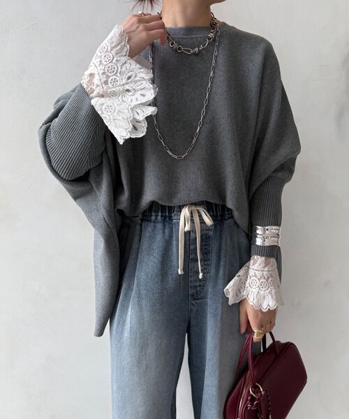 DouDou(ドゥドゥ)の「【WEB限定】ポンチョニット(ニット/セーター・レディース・レッド/ブラック/オフホワイト/グレー・FREE)」の5枚目の写真