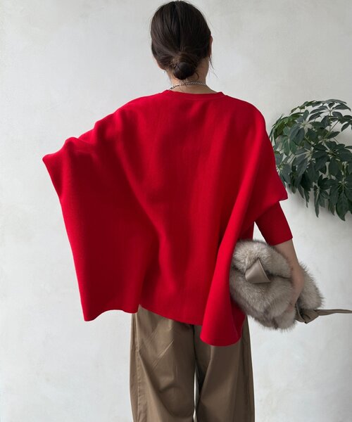 DouDou(ドゥドゥ)の「【WEB限定】ポンチョニット(ニット/セーター・レディース・レッド/ブラック/オフホワイト/グレー・FREE)」の16枚目の写真