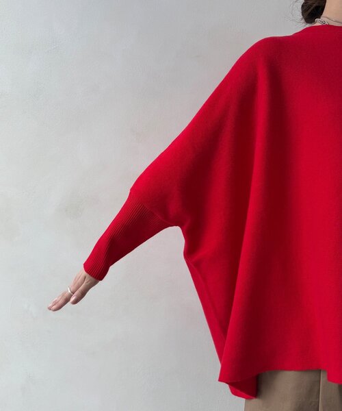 DouDou(ドゥドゥ)の「【WEB限定】ポンチョニット(ニット/セーター・レディース・レッド/ブラック/オフホワイト/グレー・FREE)」の22枚目の写真