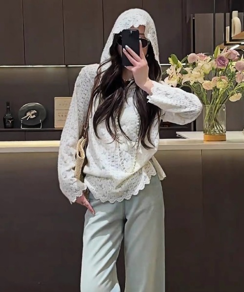 gossip!ロサンゼルス(ゴシップロサンゼルス)の「ロマンティックレース ゆったりカジュアルレイヤード ジャカードニットフーディートップス(パーカー・レディース・ホワイト・M/L)」の2枚目の写真