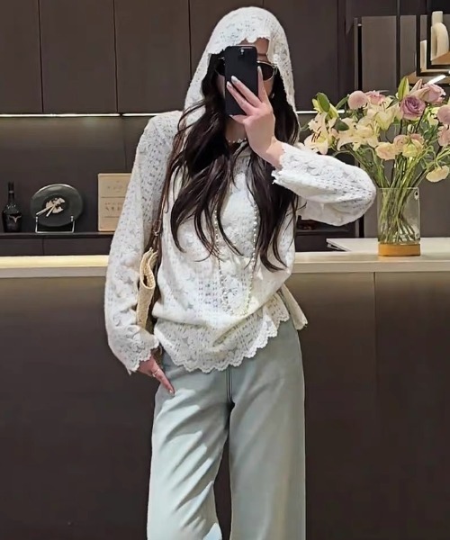 gossip!ロサンゼルス(ゴシップロサンゼルス)の「ロマンティックレース ゆったりカジュアルレイヤード ジャカードニットフーディートップス(パーカー・レディース・ホワイト・M/L)」の5枚目の写真