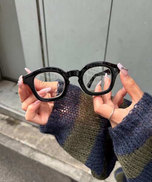 WHO'S WHO gallery（フーズフーギャラリー）の「スーパー太ブチメガネ（メガネ・レディース・ブラック・FREE）」の4枚目の写真