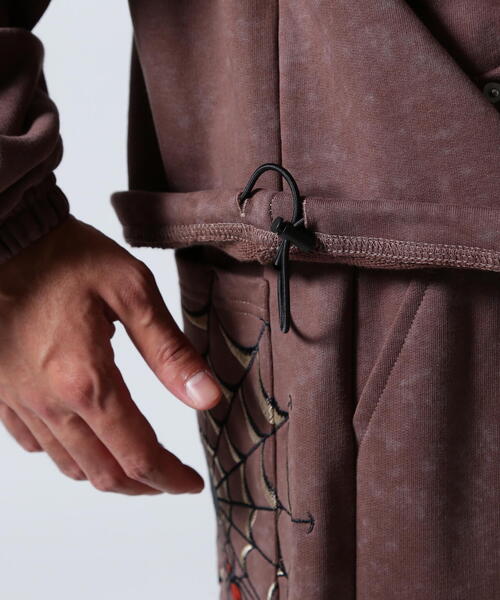 FR(13)NDS(フレンズ)の「FR(13)NDS × Ed Hardy/フレンズ × エド・ハーディ/コラボジップフーディ(パーカー・メンズ・ブラウン/グレー・M/L)」の17枚目の写真