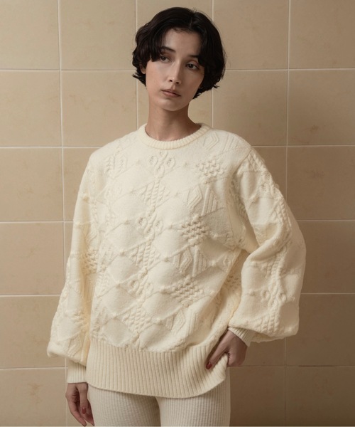 lawgy（ラウジー）の「pattern rhombus volume sleeve knit / パターンロンバスボリュームスリーブニット（ニット/セーター・レディース・ベージュ/グリーン系その他/ホワイト・FREE）」の7枚目の写真