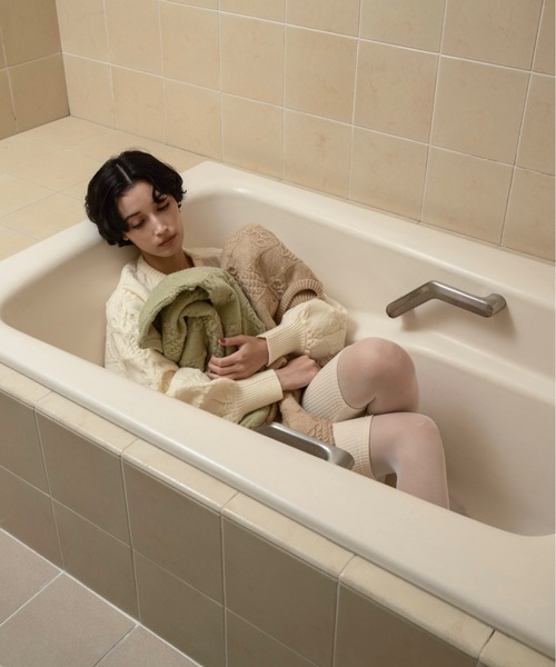 lawgy（ラウジー）の「pattern rhombus volume sleeve knit / パターンロンバスボリュームスリーブニット（ニット/セーター・レディース・ベージュ/グリーン系その他/ホワイト・FREE）」の6枚目の写真