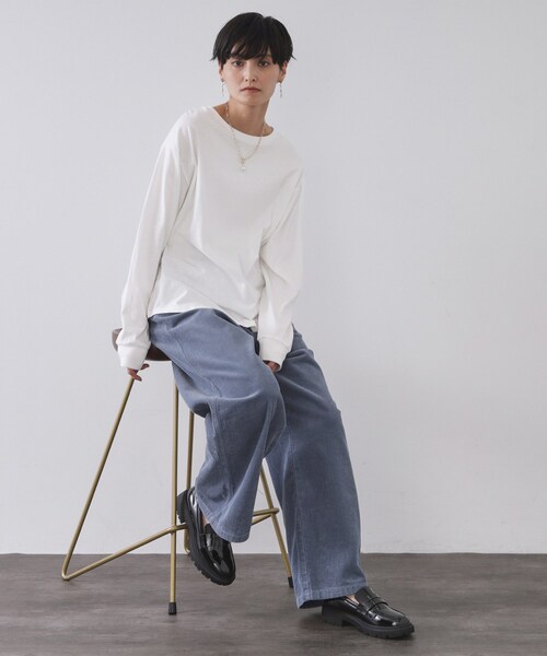 OPAQUE.CLIP(オペークドットクリップ)の「リラクシーロングTシャツ【洗濯機OK】(Tシャツ/カットソー・レディース・ホワイト/ブラウン系その他/チャコールグレー・00)」の6枚目の写真
