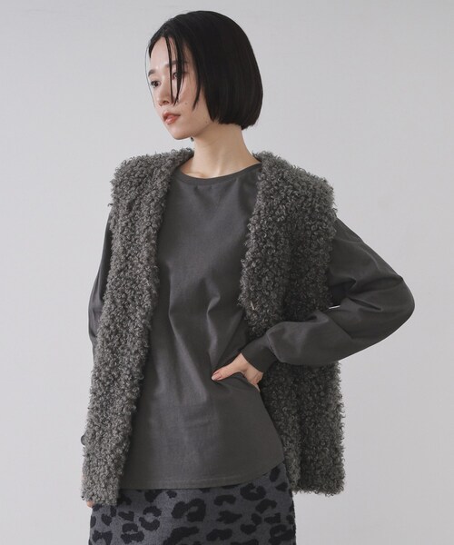 OPAQUE.CLIP(オペークドットクリップ)の「リラクシーロングTシャツ【洗濯機OK】(Tシャツ/カットソー・レディース・ホワイト/ブラウン系その他/チャコールグレー・00)」の8枚目の写真