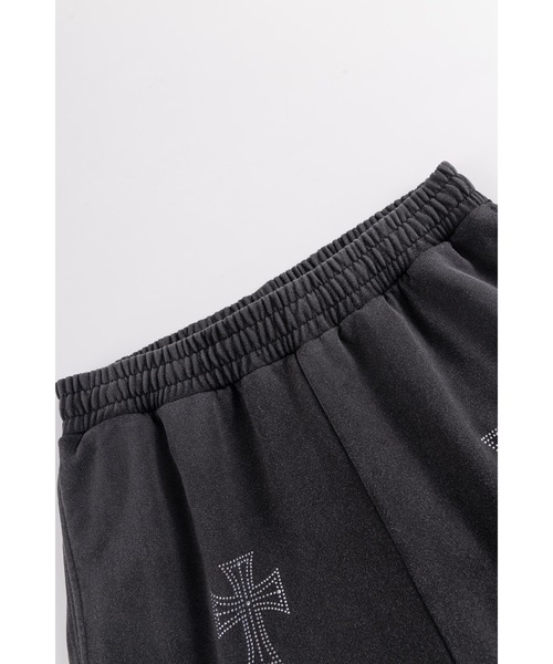 UNKNOWN LONDON(アンノウン・ロンドン)の「スエットパンツ|Outline Cross Rhinestone Sweat Pants|Unknown London(スウェットパンツ・メンズ・レッド/ベージュ/ブラック・SMALL/MEDIUM/LARGE/X-LARGE)」の12枚目の写真