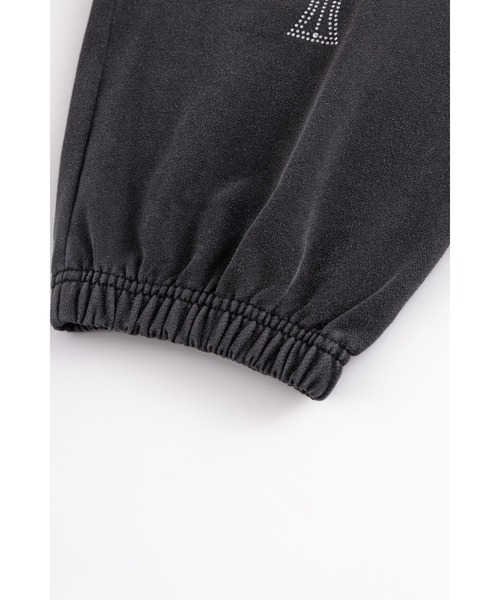 UNKNOWN LONDON(アンノウン・ロンドン)の「スエットパンツ|Outline Cross Rhinestone Sweat Pants|Unknown London(スウェットパンツ・メンズ・レッド/ベージュ/ブラック・SMALL/MEDIUM/LARGE/X-LARGE)」の15枚目の写真