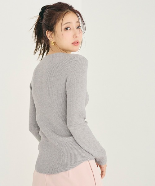 coca(coca)(コカ)の「軽量ニット クルーネックラウンドヘム(ニット/セーター・レディース・グレー/ブラック/アイボリー/ライトピンク・L/M/S)」の9枚目の写真