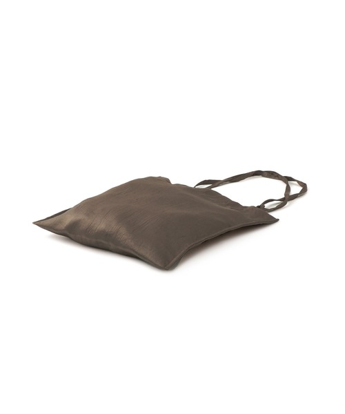 SALON adam et rope'（サロン アダム エ ロペ）の「【WEB限定】コードチャーム付サテントート / A4（トートバッグ・レディース・ブラック/ベージュ系その他・FREE）」の13枚目の写真