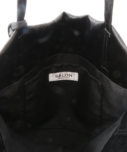 SALON adam et rope'（サロン アダム エ ロペ）の「【WEB限定】コードチャーム付サテントート / A4（トートバッグ・レディース・ブラック/ベージュ系その他・FREE）」の15枚目の写真