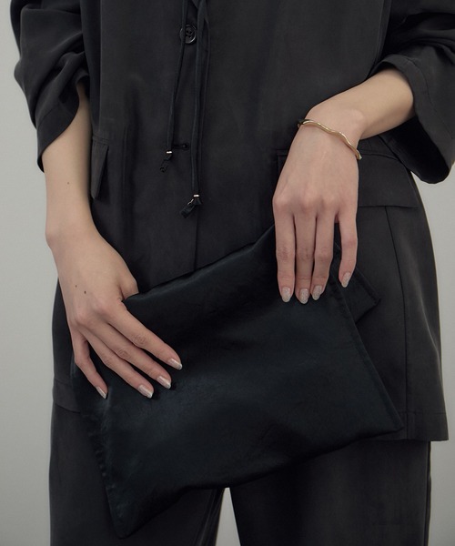 SALON adam et rope'（サロン アダム エ ロペ）の「【WEB限定】コードチャーム付サテントート / A4（トートバッグ・レディース・ブラック/ベージュ系その他・FREE）」の20枚目の写真