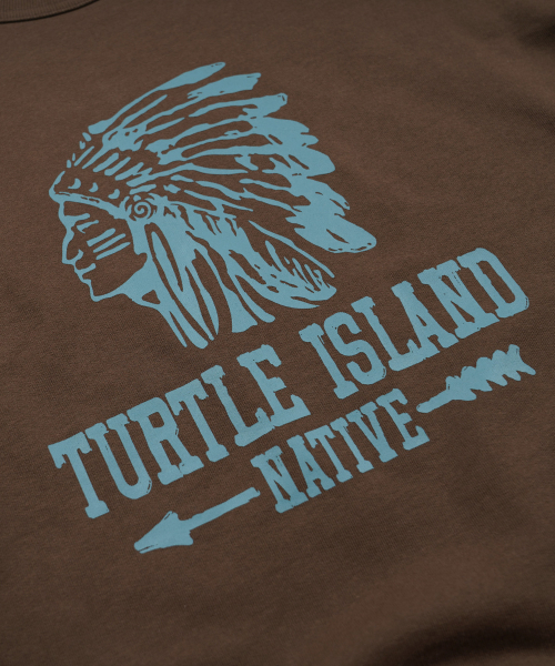 FRIZMWORKS(フリズムワークス)の「TURTLE ISLAND SWEATSHIRT _ BROWN(スウェット・メンズ・その他・SMALL/MEDIUM/LARGE/X-LARGE)」の3枚目の写真