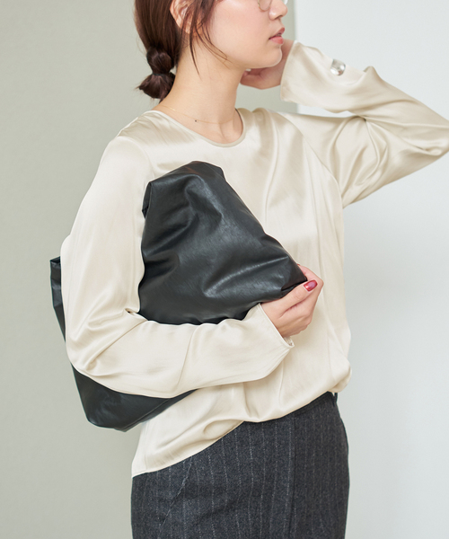 plage（プラージュ）の「R’IAM サテンロンT ブラウス（シャツ/ブラウス・レディース・ベージュ/ブラウン・FREE）」の15枚目の写真