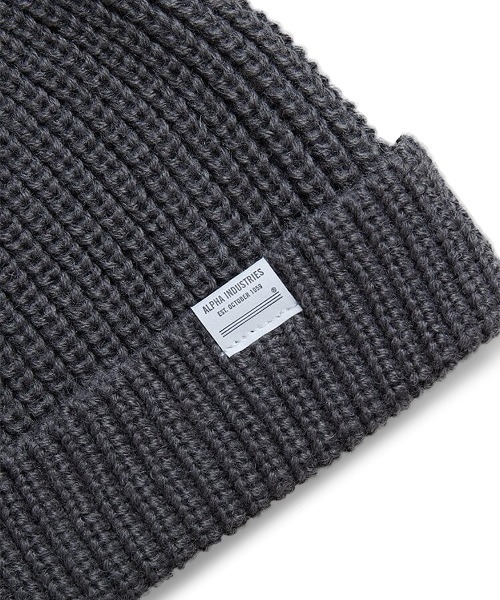 Alpha Industries（アルファインダストリーズ）の「Alpha Industries/アルファ インダストリーズ/ESSENTIAL WATCH CAP/エッセンシャル ウォッチ キャップ（ニットキャップ/ビーニー・メンズ・ブラック/オリーブ系/グレー系その他6/チャコール・F）」の9枚目の写真
