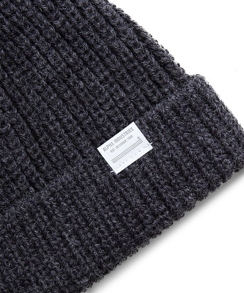 Alpha Industries（アルファインダストリーズ）の「Alpha Industries/アルファ インダストリーズ/ESSENTIAL WATCH CAP/エッセンシャル ウォッチ キャップ（ニットキャップ/ビーニー・メンズ・ブラック/オリーブ系/グレー系その他6/チャコール・F）」の7枚目の写真