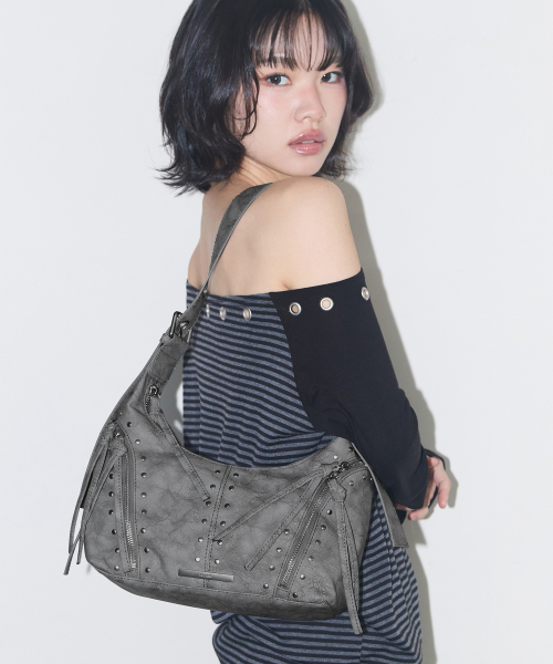 ILLIGO(イリゴ)の「リーフアイレットショルダーバッググレー(ショルダーバッグ・レディース・その他・OS)」の2枚目の写真