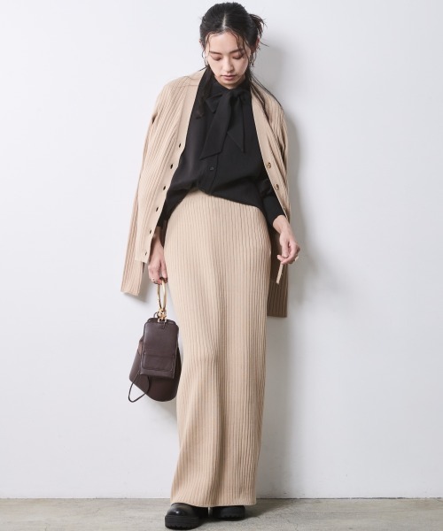 CHIC STYLE（シックスタイル）の「綿100％ワイドリブVネックニットカーディガン＜大きいサイズ有＞シックスタイル（カーディガン/ボレロ・レディース・チャコール/ベージュ/ブラック・5L/4L/3L/LL/L/M）」の6枚目の写真